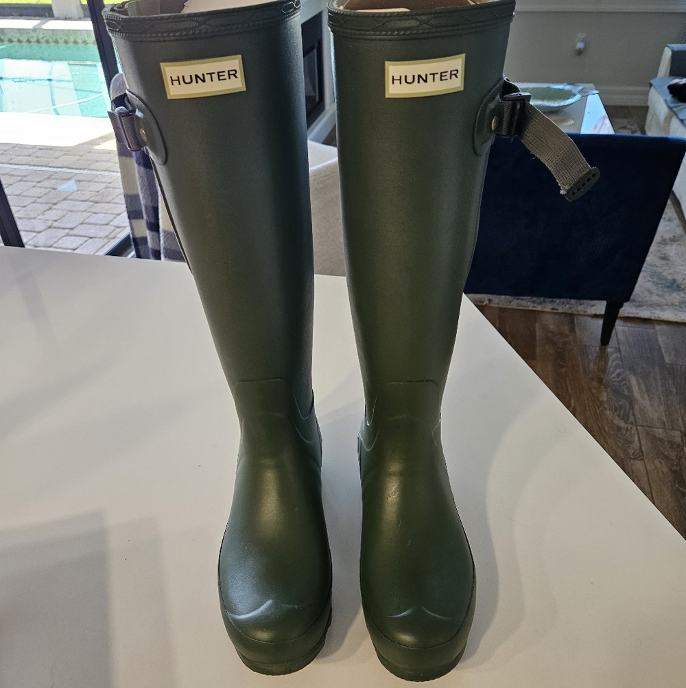 Hunter Wide Calf Hunter Green Waterproof Boots Size 9 NWOT